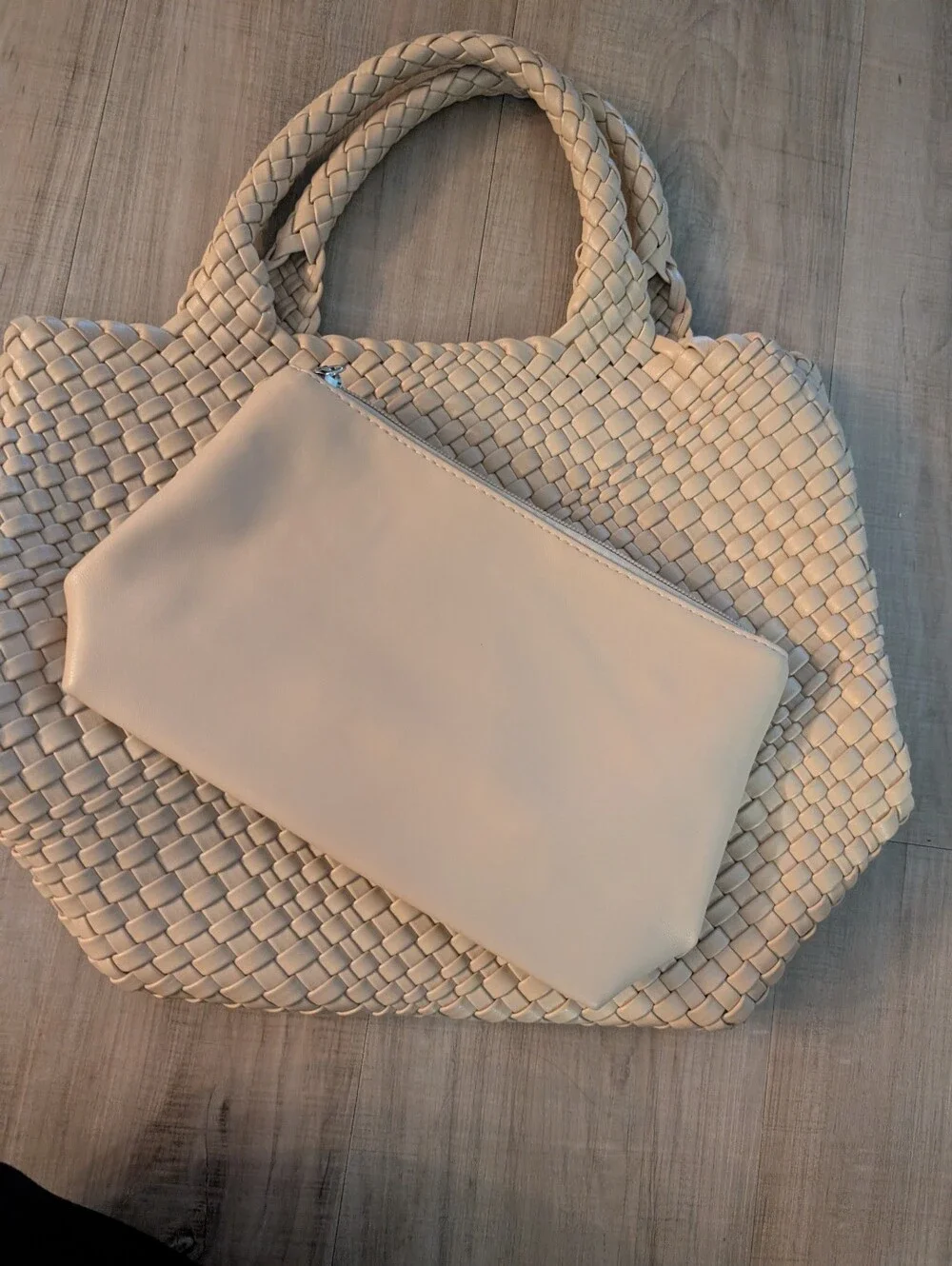 Woven Tote Bag in Cream - Stylish Everyday Carry In Vegan Leather Good Condition